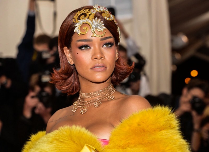 Рианна в колье от Cartier на Met Gala 2015
