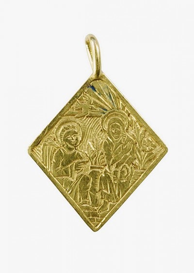 500-летний кулон с Девой Марией