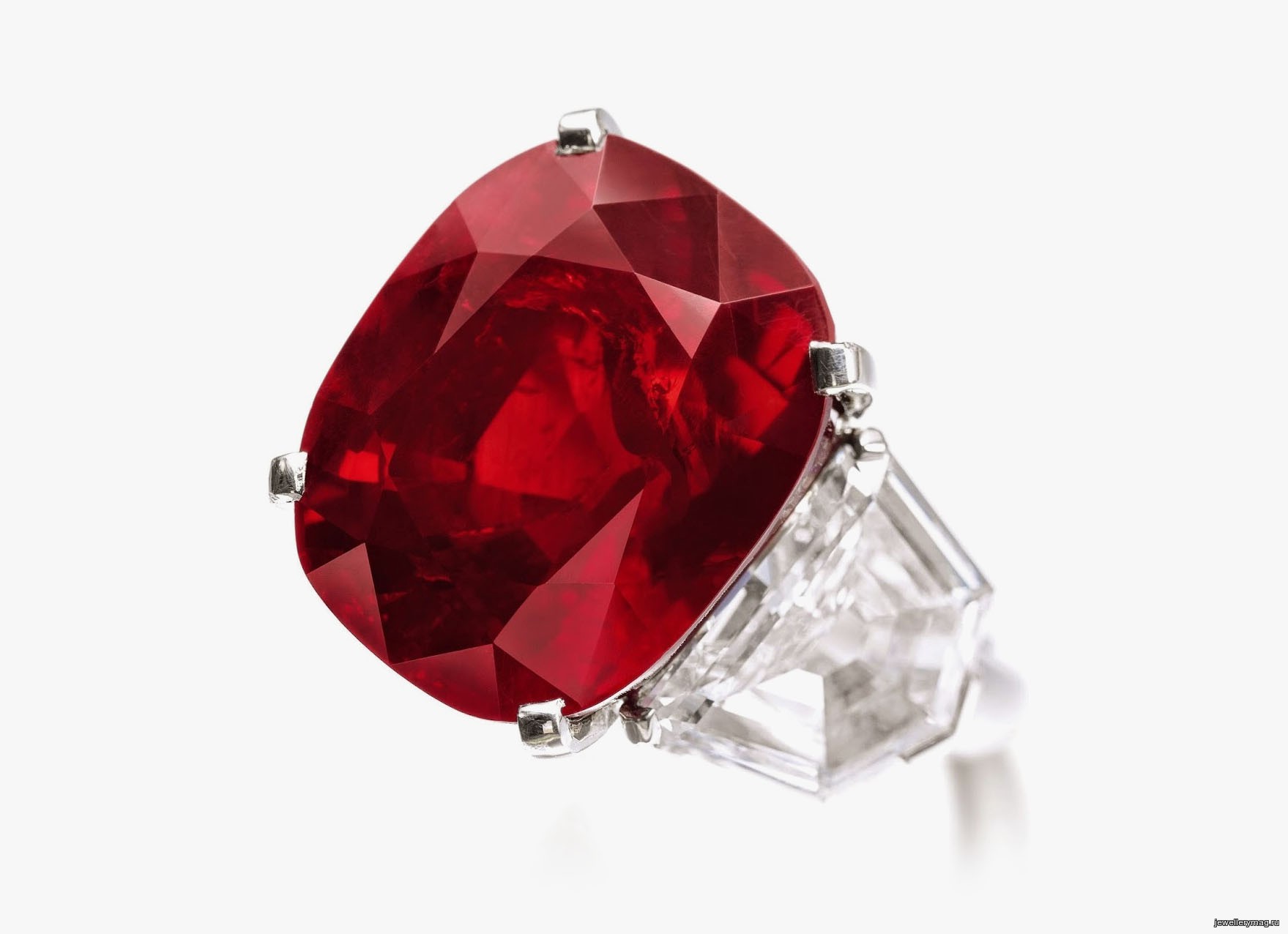 Красные драгоценные камни — Jewellery Mag