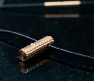 Подвеска Identity Inside с капсулой ДНК за бриллиантом