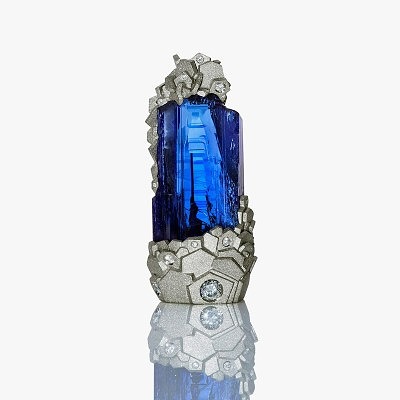 Кулон L’Exceptionnelle из белого золота с танзанитом и бриллиантами от Ornella Lannuzzi