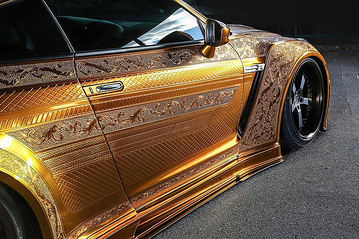 Kuhl Nissan R35 GT-R gold plated side
