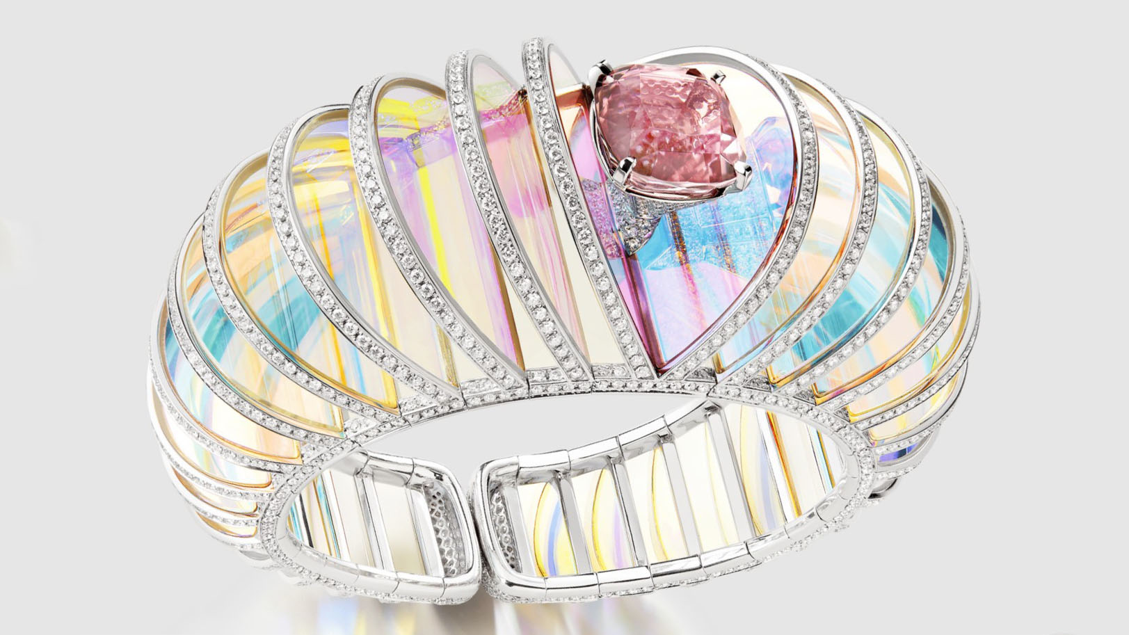 Коллекция Carte Blanche Holographique от Boucheron — Jewellery Mag